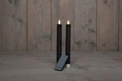 Anna’s Collection 2st. LED Rustiek Wax Diner Kaars Zwart H23 Cm -Meubeldecoratie Winkel anna s collection 2st led rustiek wax diner kaars zwart h23 1000x668 6321dde592c29 l