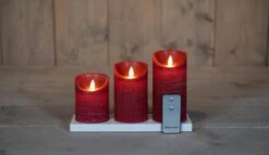 Anna’s Collection 3st. LED Rustiek Wax Stompkaars Bordeaux - Ø 7,5 X H 10/12,5/15 Cm -Meubeldecoratie Winkel anna s collection 3st led rustiek wax stompkaars bordeaux 7 1000x577 6321ddd9b2b83 l