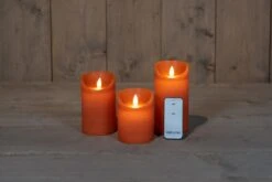 Anna’s Collection 3st. LED Rustiek Wax Stompkaars Oranje - Ø 7,5 X H 10/12,5/15 Cm 7 Anna’s Collection 3st. LED Rustiek Wax Stompkaars Oranje - Ø 7,5 X H 10/12,5/15 Cm -Meubeldecoratie Winkel anna s collection 3st led rustiek wax stompkaars oranje 7 5 1000x667 6321dde3ee4a7 l