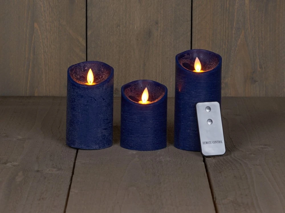Anna’s Collection 3st. LED Rustiek Wax Stompkaars Antiek Blauw - Ø 7,5 X H 10/12,5/15 Cm 3 Anna’s Collection 3st. LED Rustiek Wax Stompkaars Antiek Blauw - Ø 7,5 X H 10/12,5/15 Cm